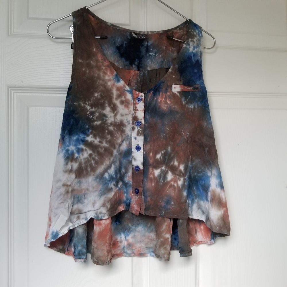 UO Sparkle & Fade Tie Dye Front Buttons Crop Top